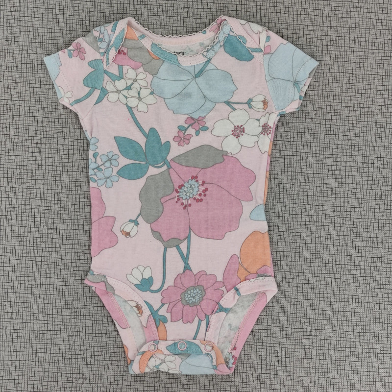 Body rosado con estampo de flores