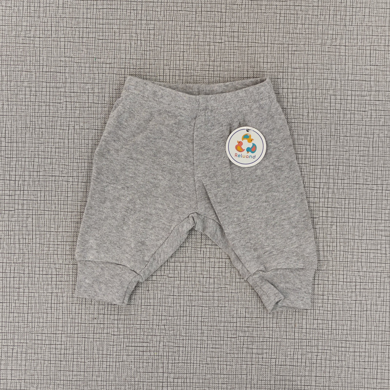 Pantalón sencillo gris