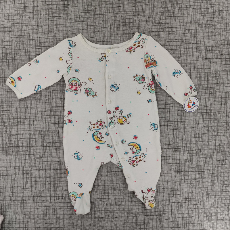 Pijama enteriza con diseño de cucharitas