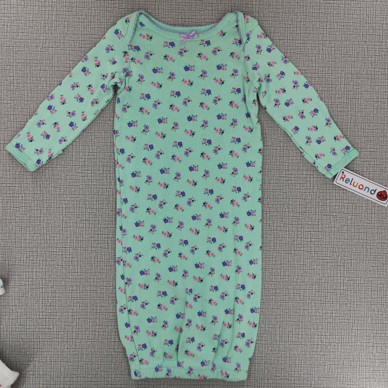 Pijama tipo cobija celeste con diseño de flores