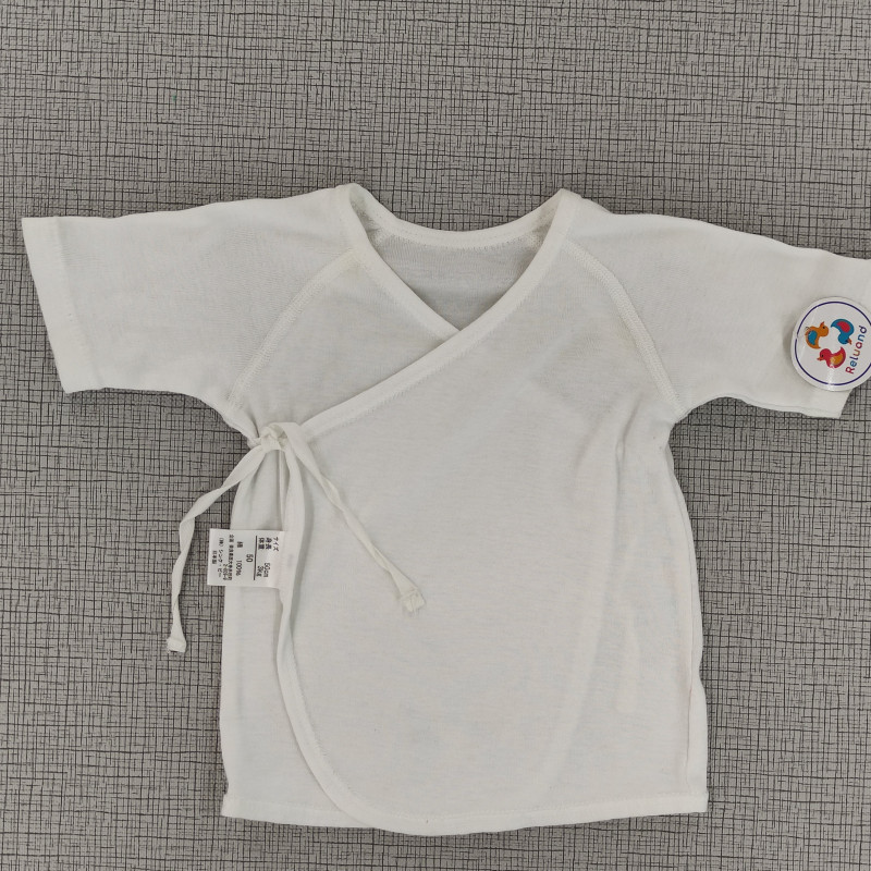 Camiseta sencilla, blanca cruzada