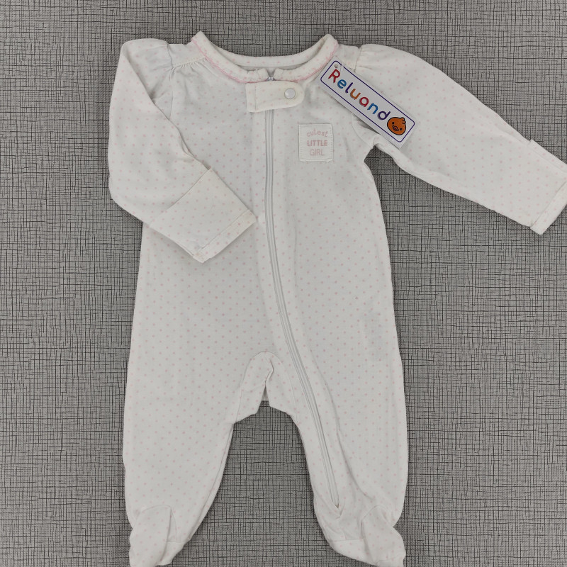 Pijama enteriza blanca con puntos rosados